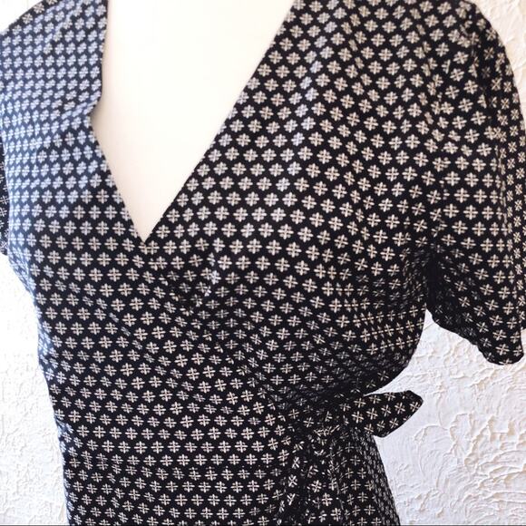 Banana Republic Black Ruffle Hem Print Wrap Dress - Picture 5 of 16